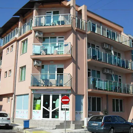 Отель Emerald *
